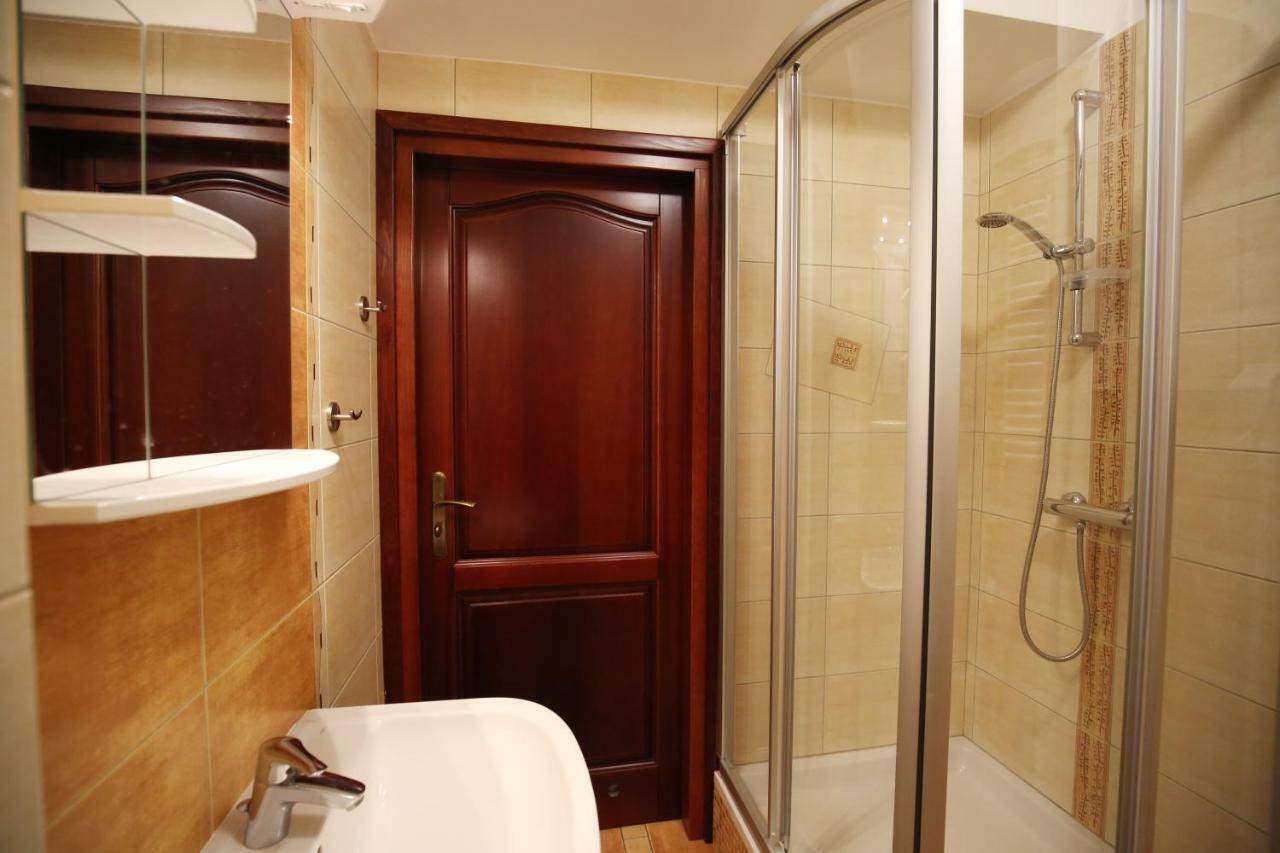 Apartamenty Na Pierwszym Pietrze Krynica Zdroj Luaran gambar