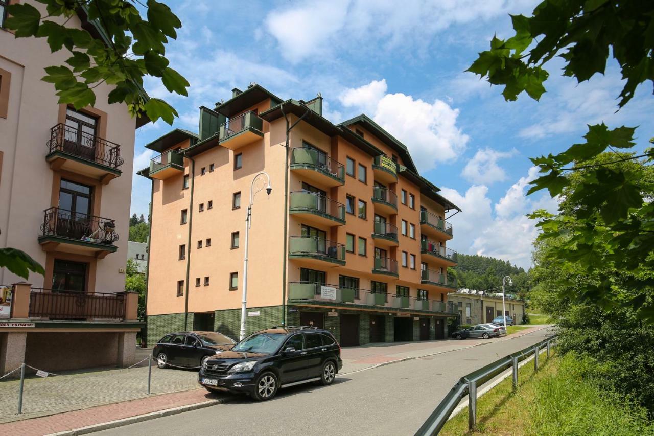 Apartamenty Na Pierwszym Pietrze Krynica Zdroj Luaran gambar